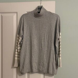 Jones New York Gray and Cream Turtleneck